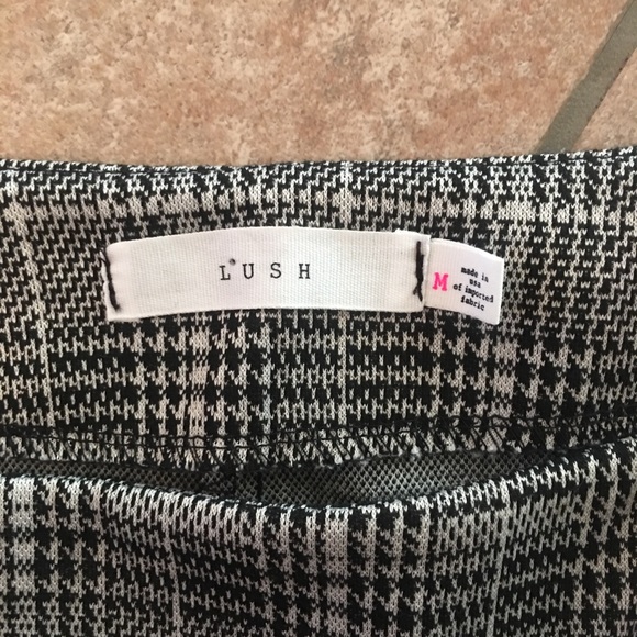 NWT Lush plaid skirt - Picture 3 of 6